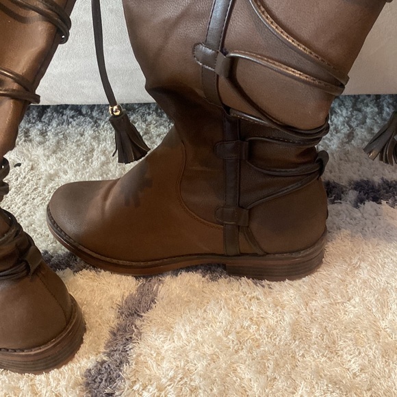 high boots - Picture 2 of 7